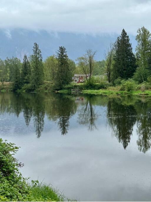 Lake Time Harrison Harrison Hot Springs Bagian luar foto